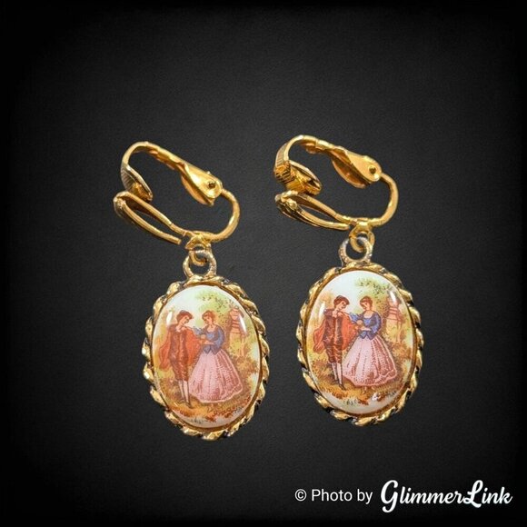 VTG Oval Porcelain Fragonard Courting Couple Cameo Gold Tone Clip On Earrings - Picture 1 of 8